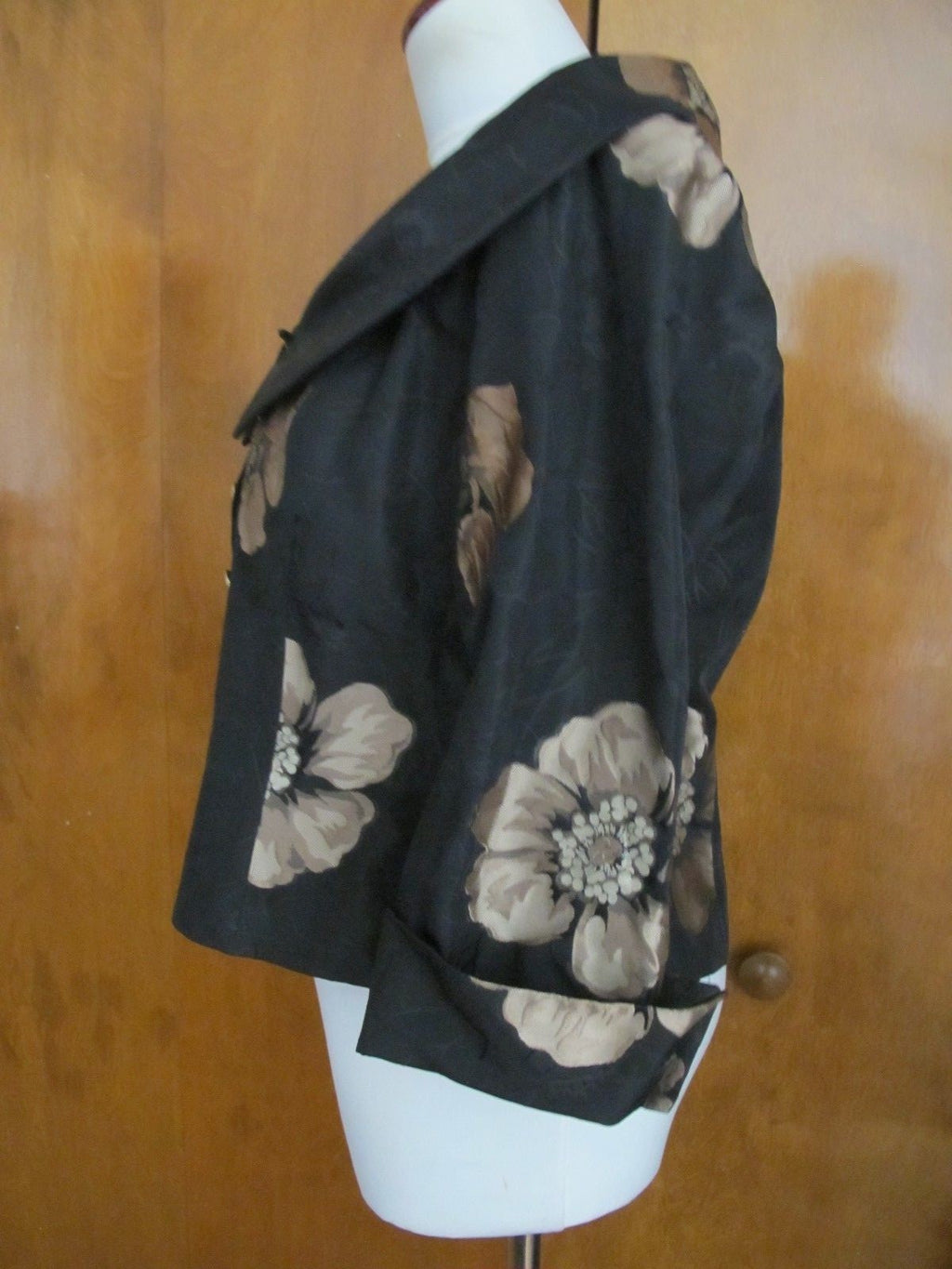 Juliana women’s black 6 button lined evening blazer jacket size 8 pre-owned