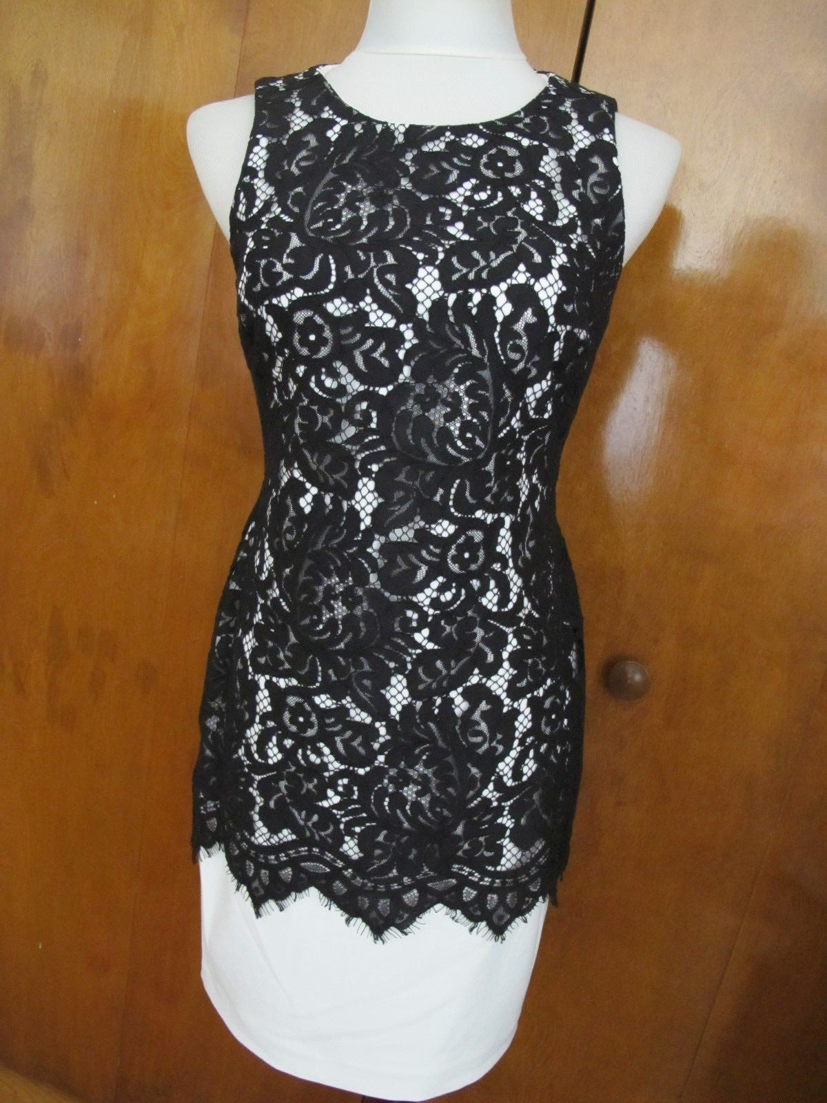Ralph Lauren women's black ivory fabric lace crafted evening dress size 4P New