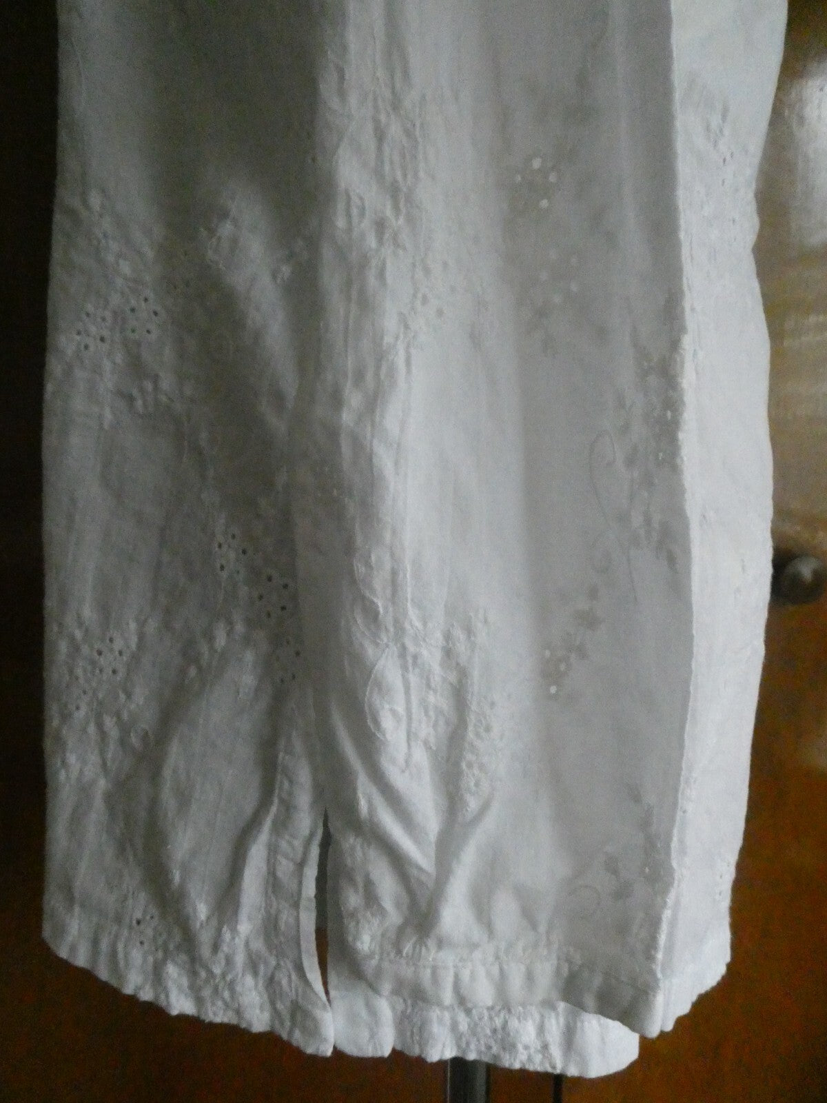 Coupe women's embroidered white long sleeves gorgeous top size Large