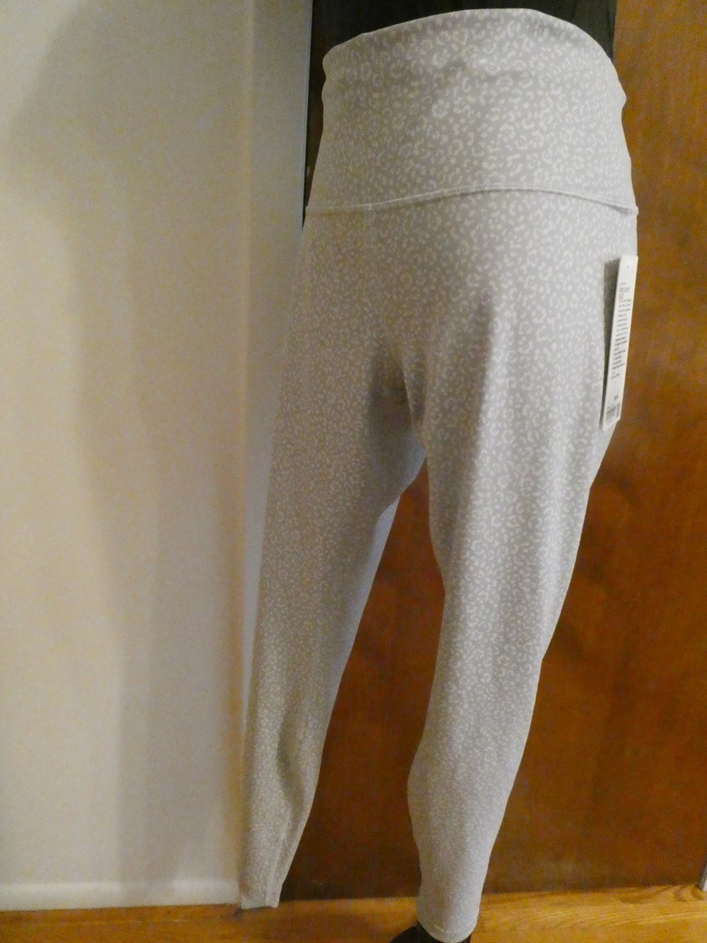 Lululemon Women Wunder Train High-Rise Crop 28" White/Gray Size 14