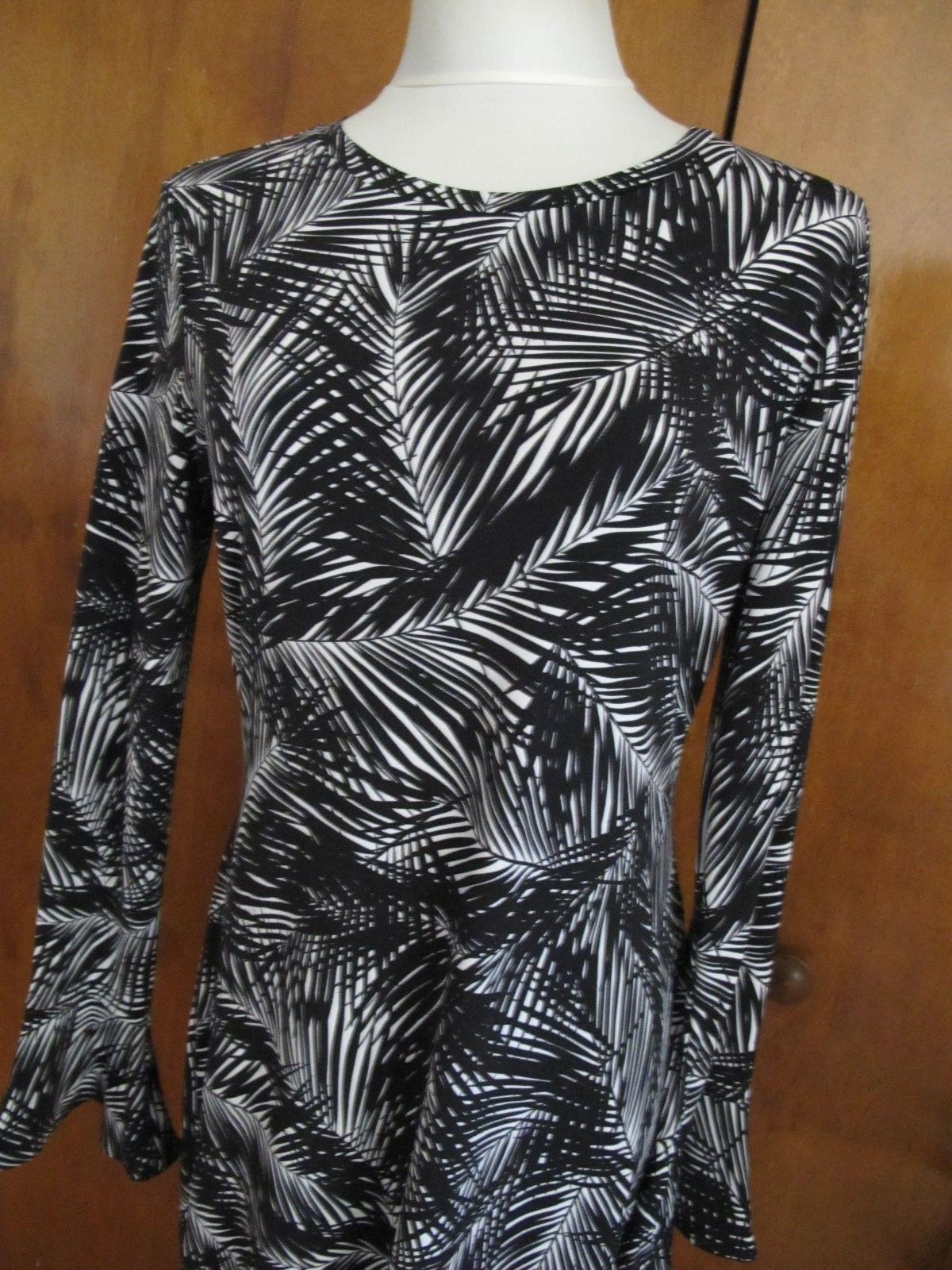 Michael Kors women’s black white jersey bell sleeves dress Large New