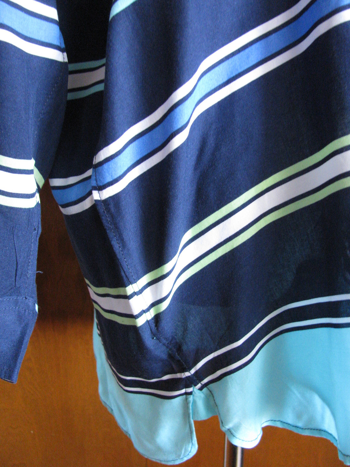 Gap women's 100% rayon stylish multicolor striped tunic top long sleeves Large 