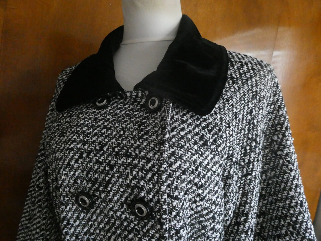 Tahari Arthur S. Levine Women Black/White Gorgeous Blazer Velour Collar Size 10