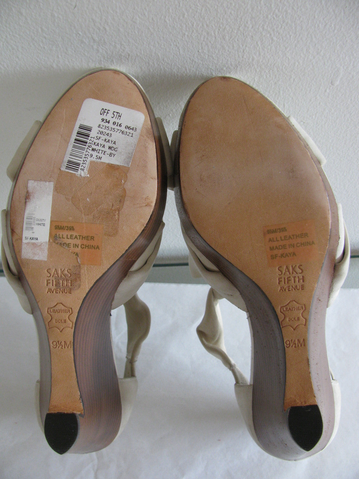 New Saks Fifth Avenue Women’s Dusty White Leather Knotted Sandals Wedges 9.5