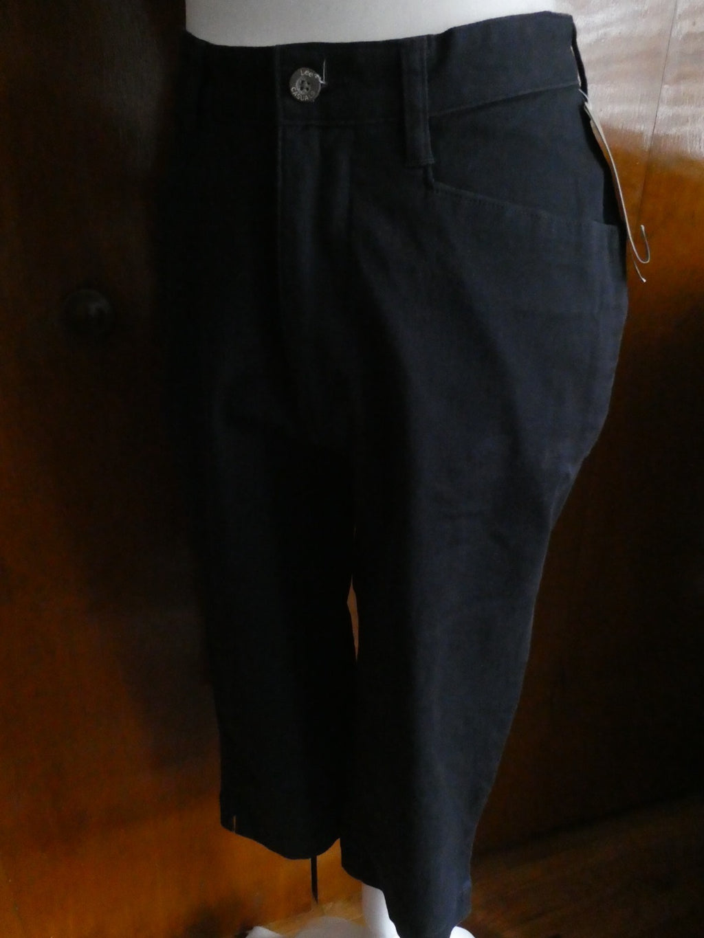 Lee Khakis Navy Women Capris Size 4 Medium Mid Rise Stretch Cotton Below Knee