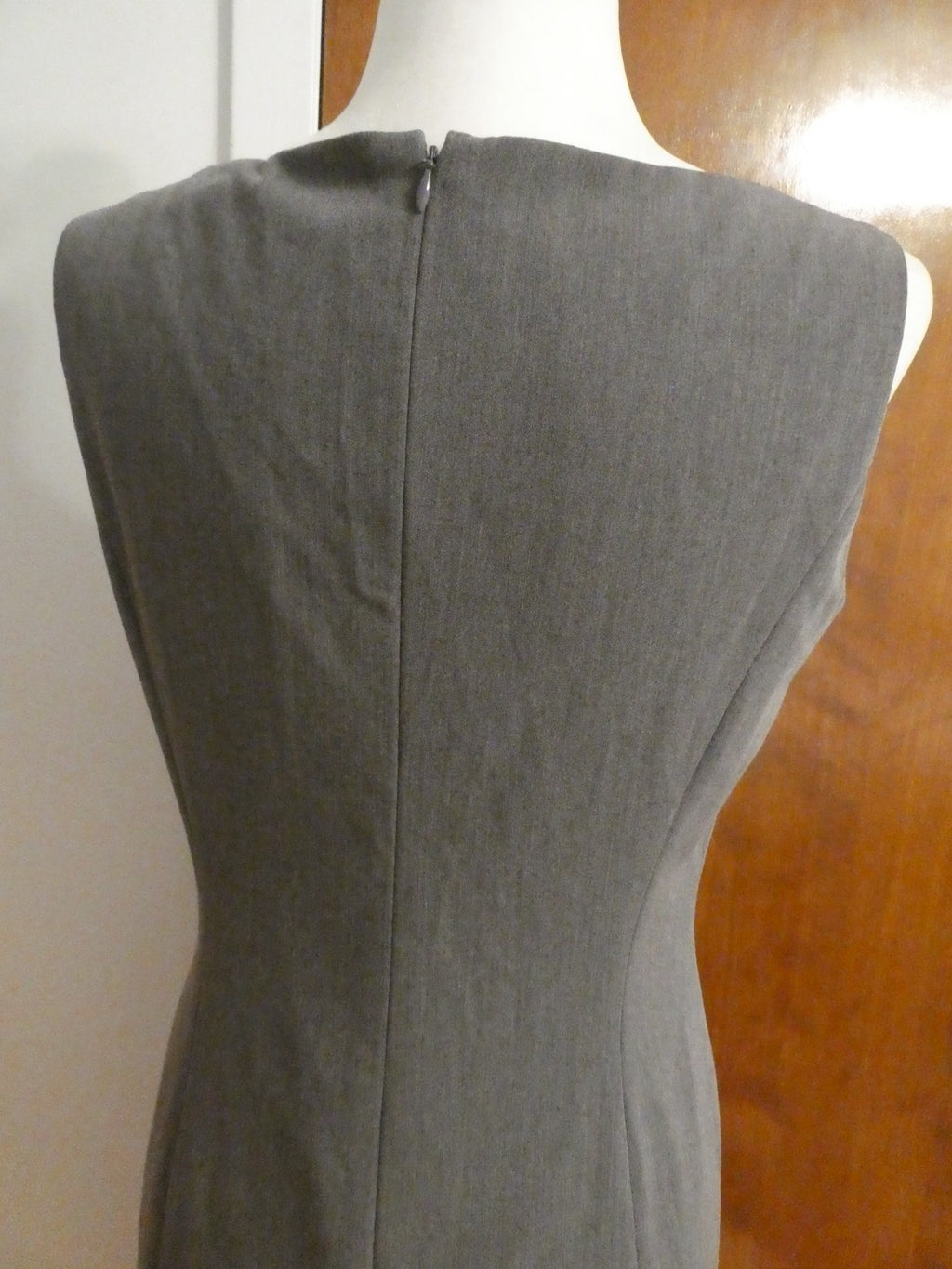 MIX by Tahari Arthur S. Levine Gray Sheath Dress Women Size 4 Lined Career