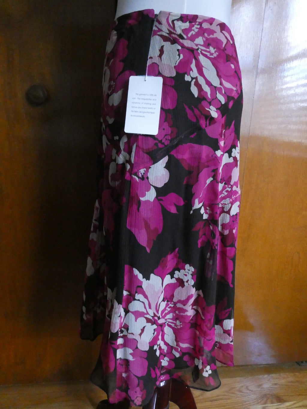 Nine West women's 100% Silk Lined Multicolor Gorgeous Skirt Size 2