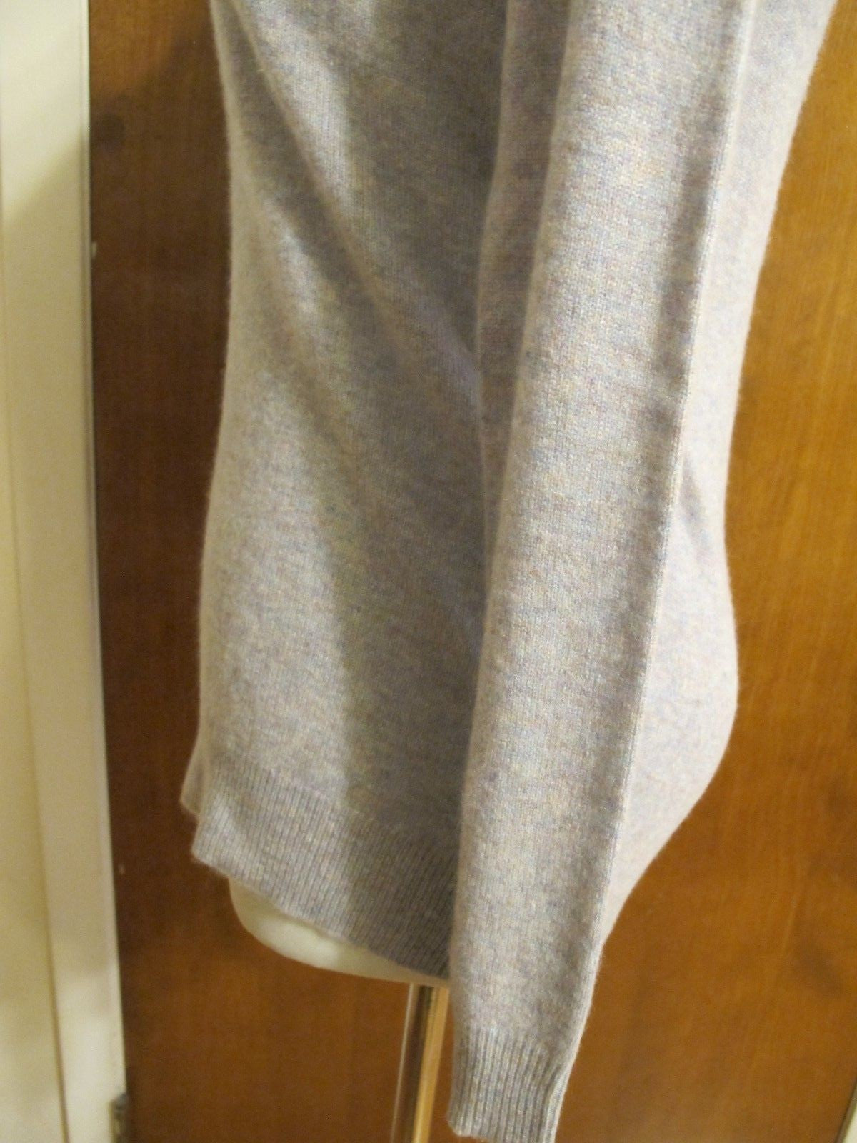 Bloomingdale's women's marl gray 2ply cashmere Vneck sweater Xsmall