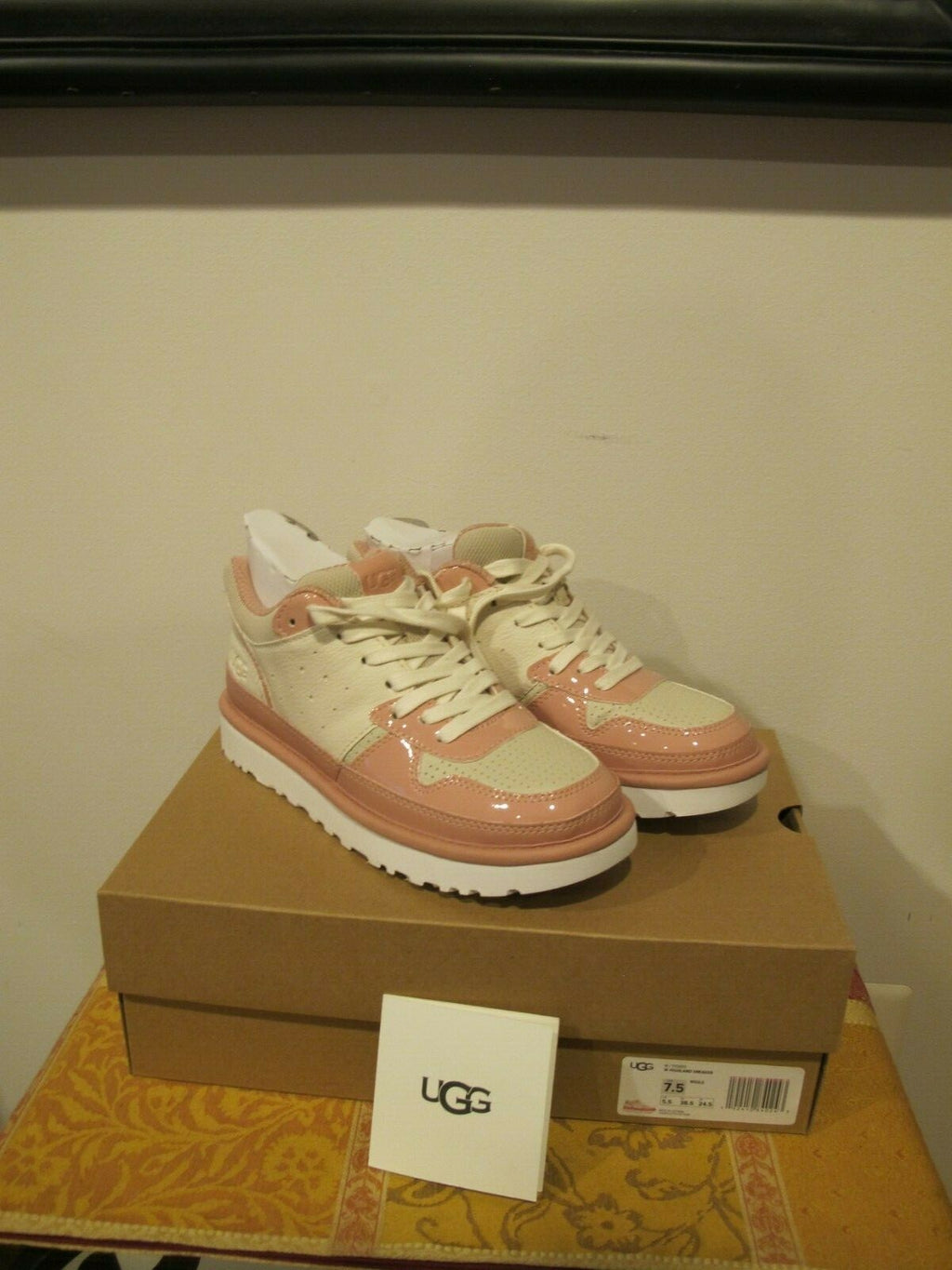 Ugg Australia women's white pink highland heritage sneaker size 7.5 and 8