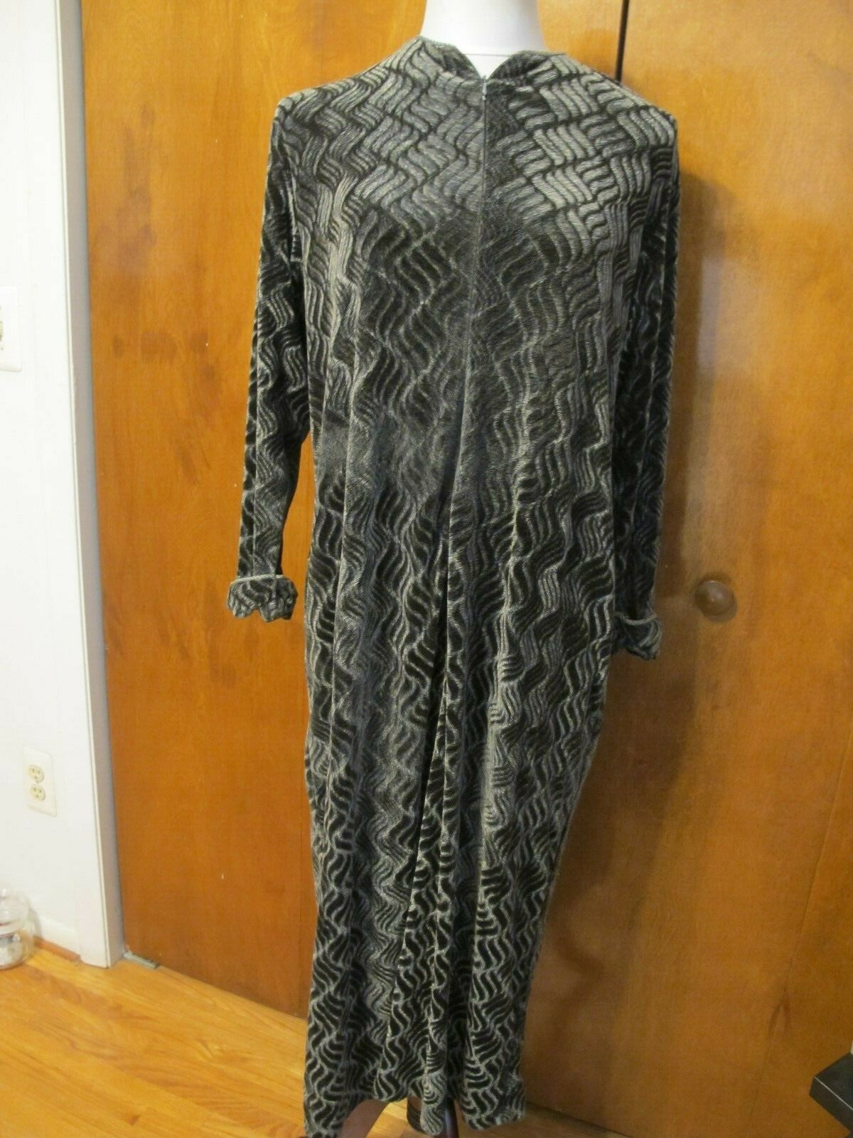 Melange Collection women's gray velour long sleeves dress size small 