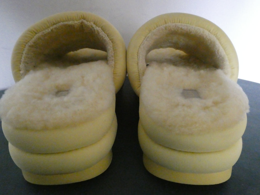 UGG Women Banana Yellow Maxi Sheepskin Platform Slide Women Size US 11
