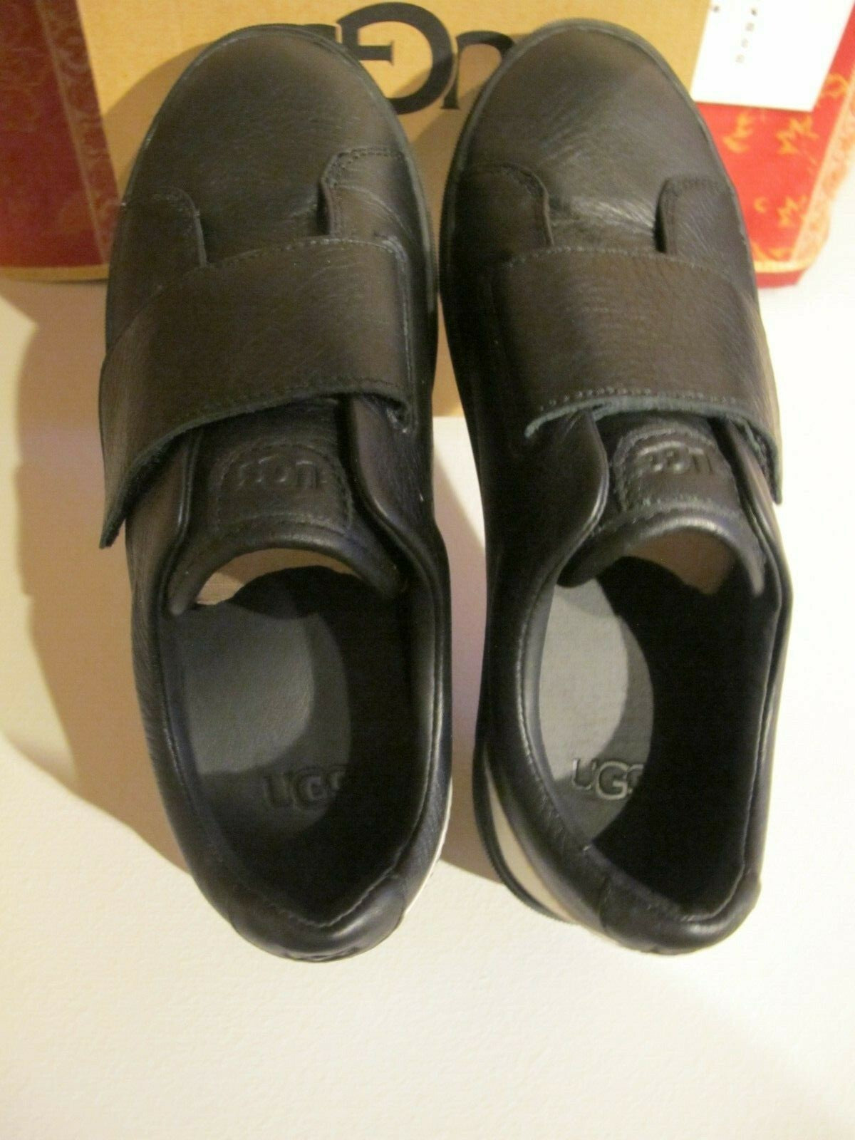 UGG Australia Neri Women's Black Leather Fashion Sneaker Size 7.5