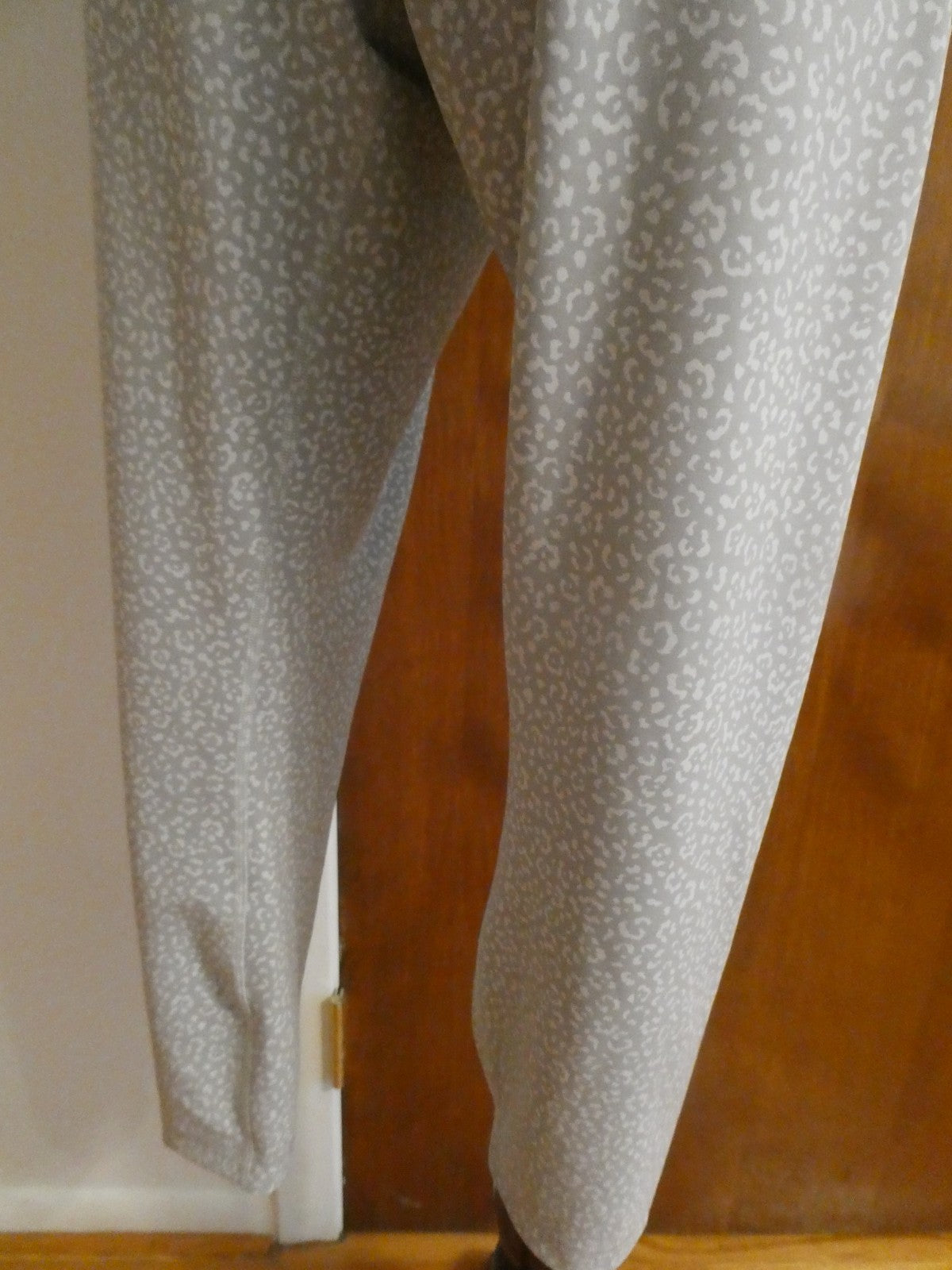 Lululemon Women Wunder Train High-Rise Crop 23" White/Gray Sz 14