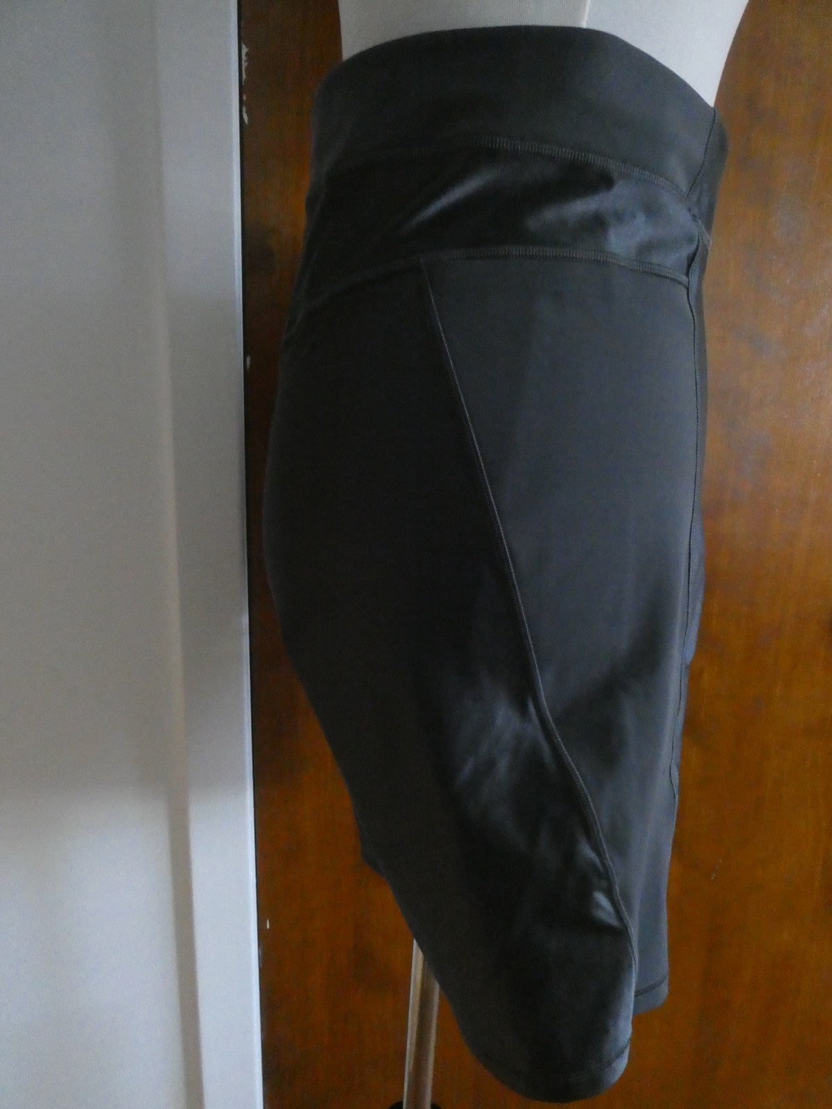 Lululemon Satin Shine Panelled HR Short 8" Wordmark Coal Black Size 14 NWT