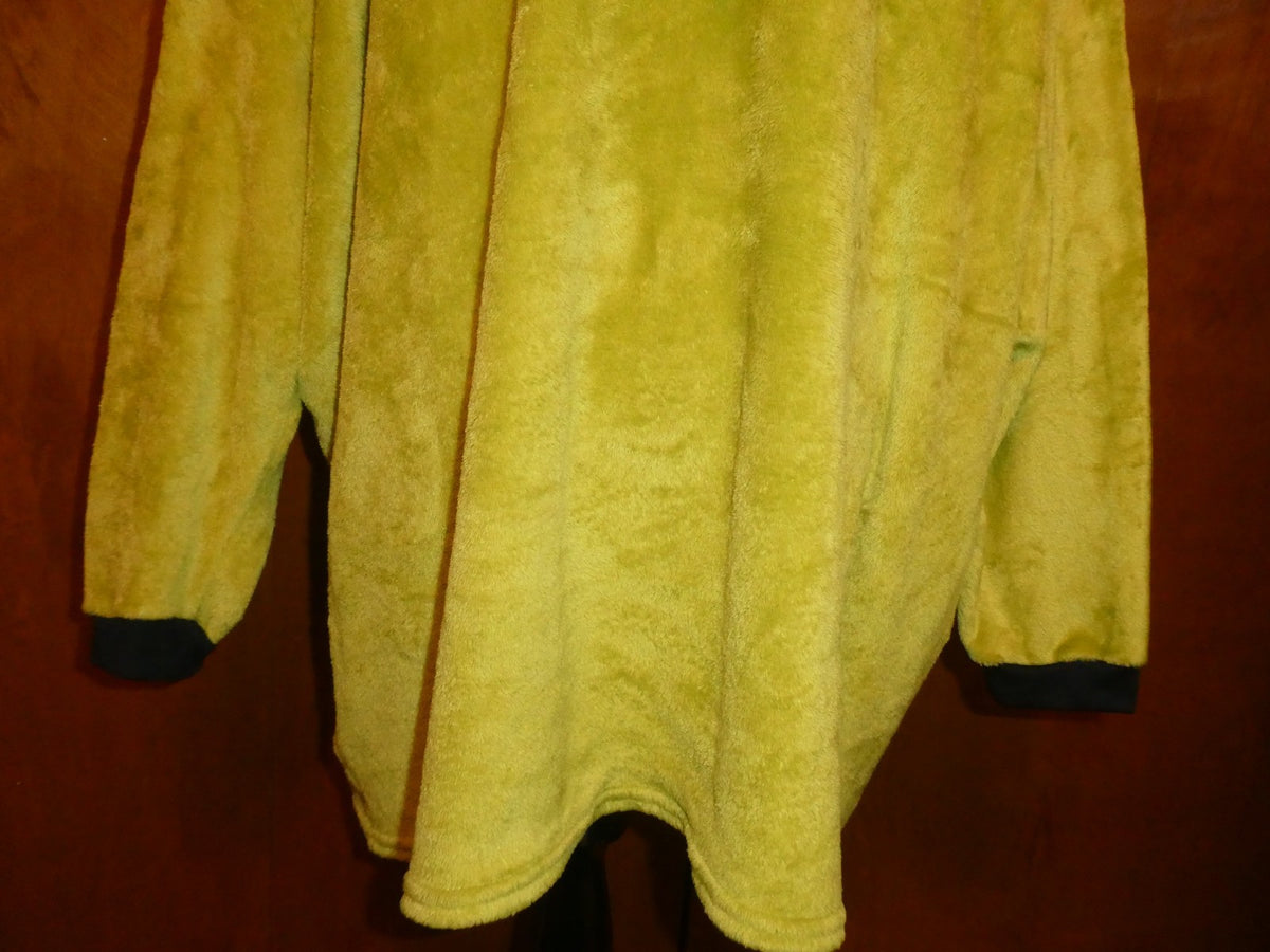 The Grinch Plush Hoodie Blanket OSFM Green Polyester Hooded Pullover Lounger