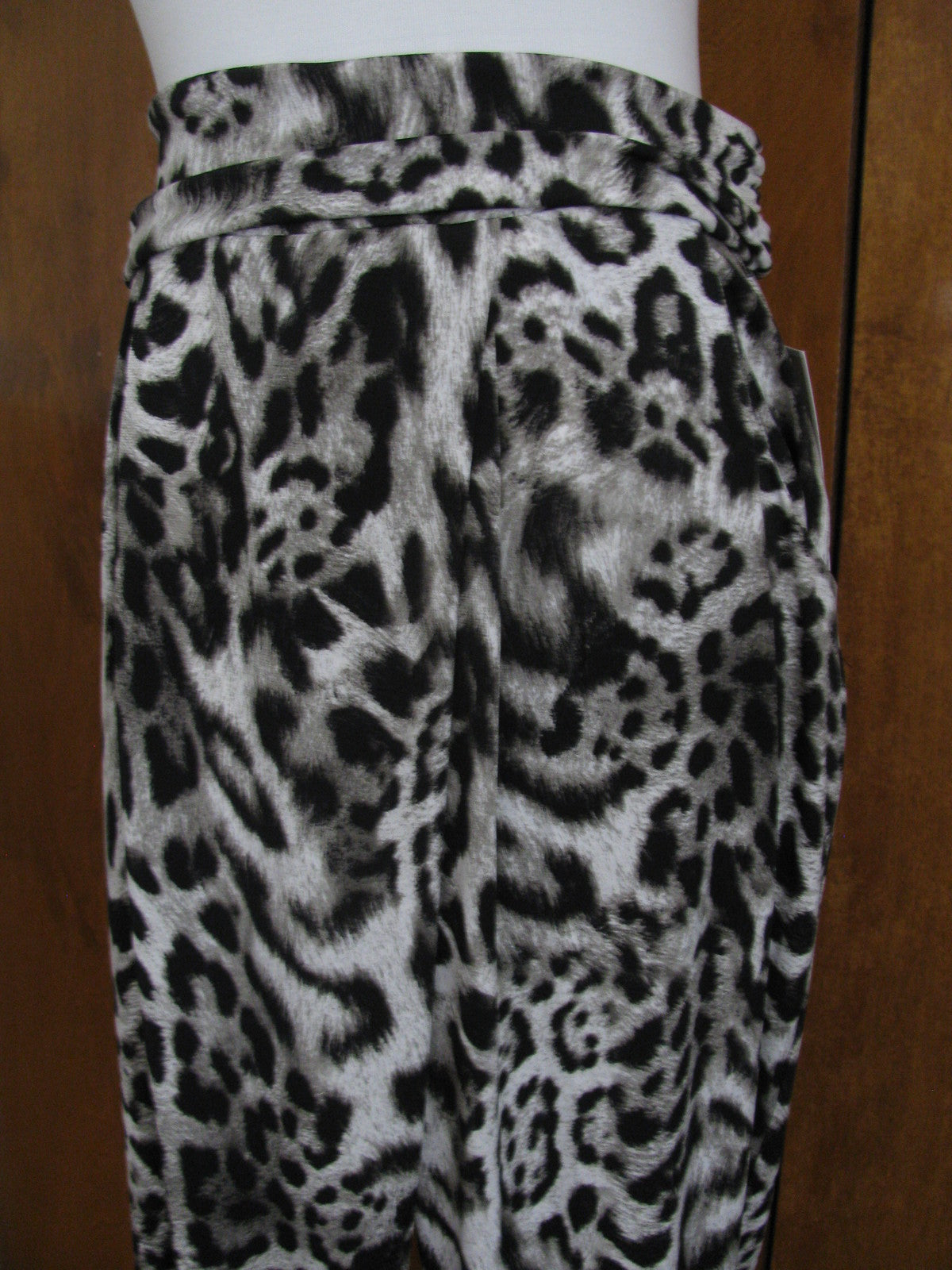 Michael Kors women's  black white cross over pant New