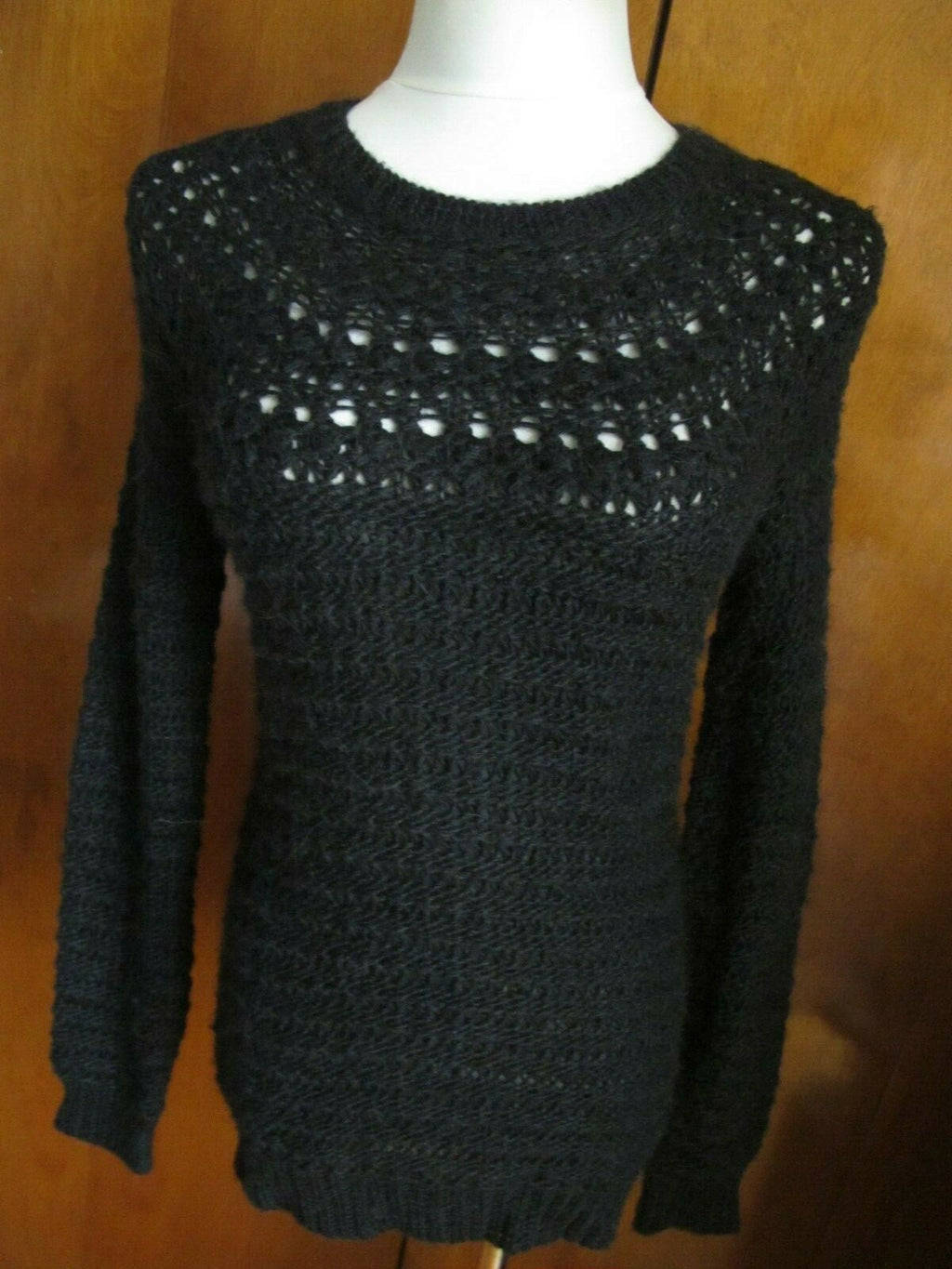 Lauren Ralph Lauren women’s black crewneck detailed sweater Medium