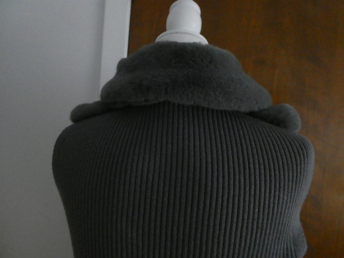 White House Black Market Women's Gray Faux Fur Sweater Vest Zip Front Size Large
