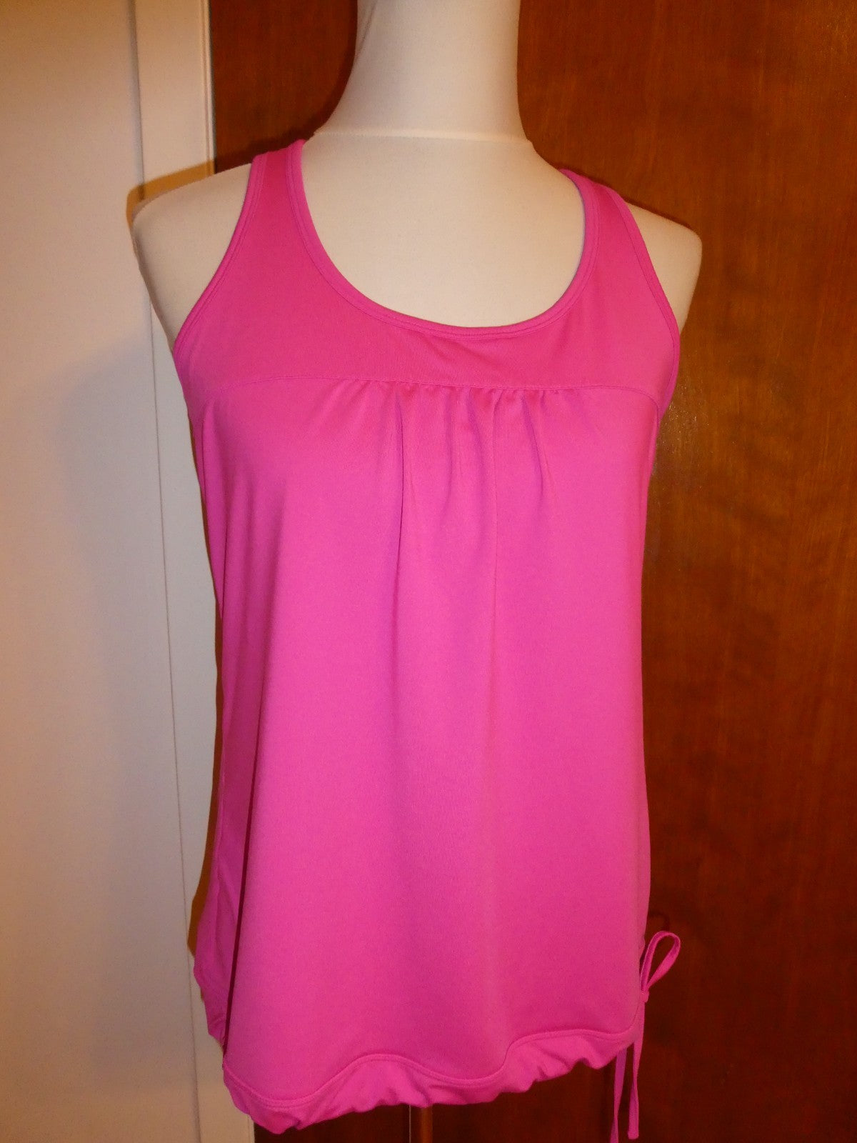 Athleta Women’s Pink Tank Top Large Sleeveless Racerback Ruffle Hem Stretch