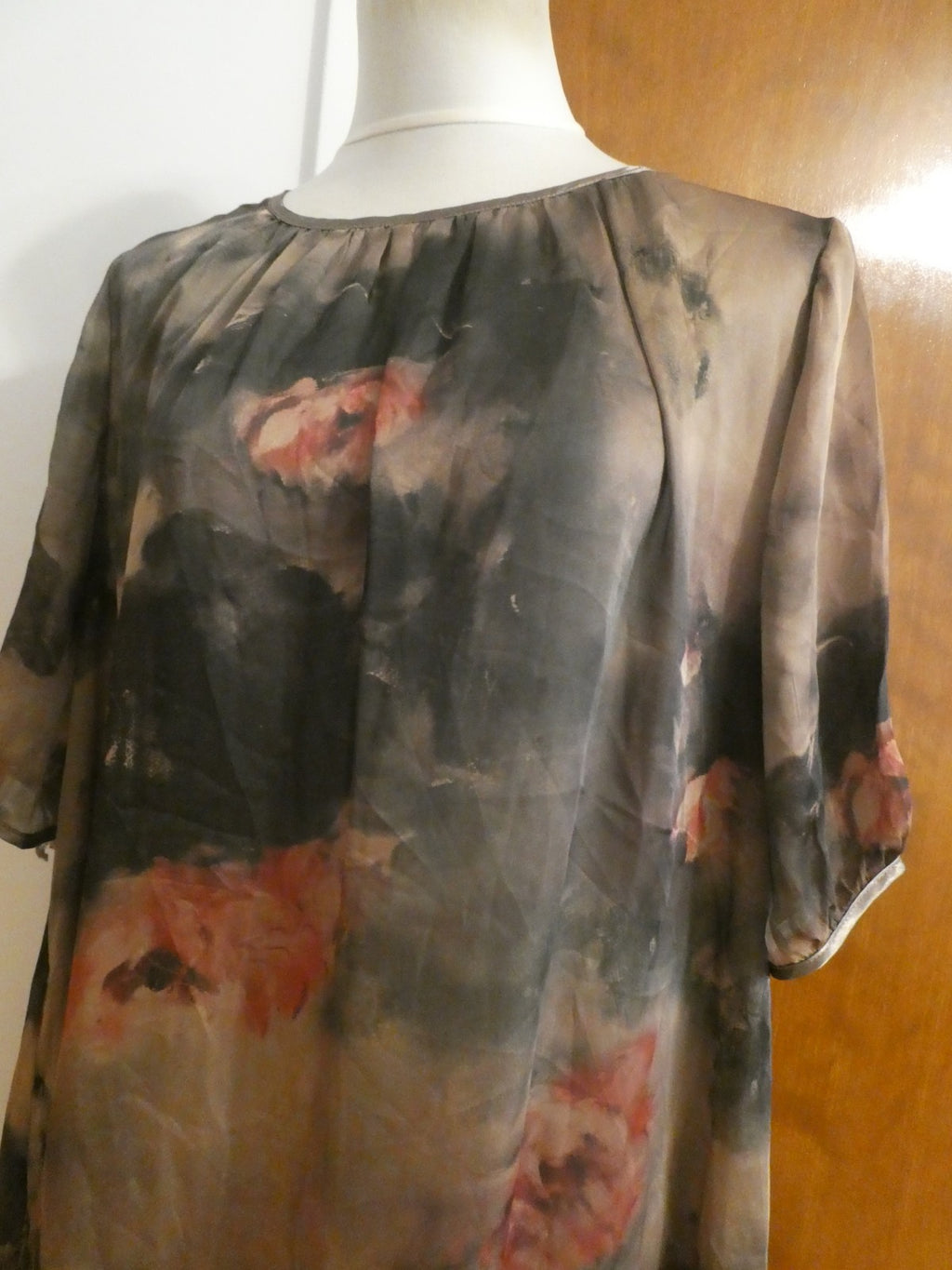 Hanyibushe Women Midi Multicolor Detailed Dress Size 8 (Can fit size 10)