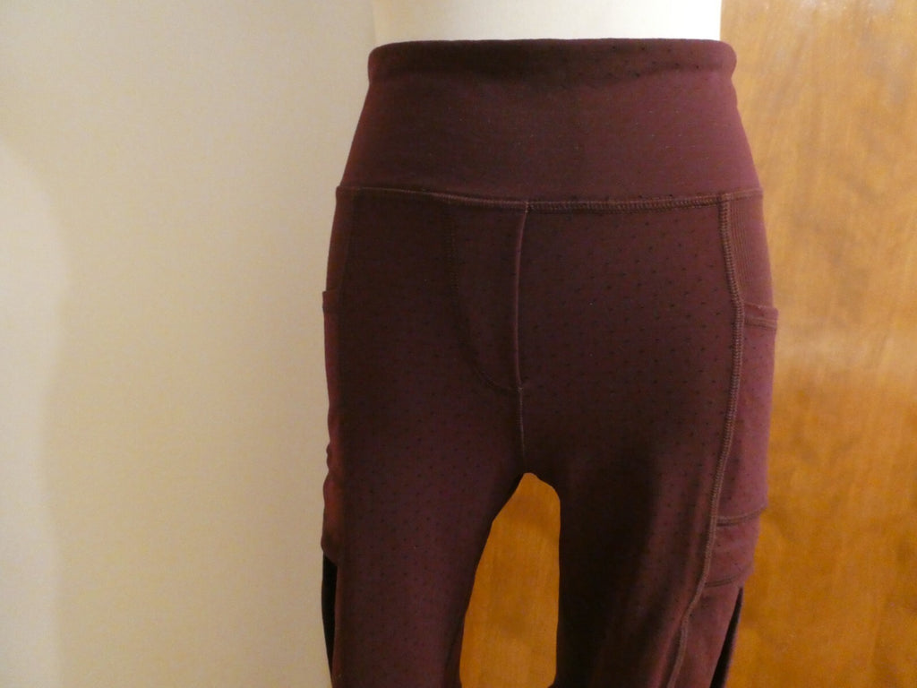 Lululemon Burgundy Yoga Legging with Side Pockets Size 4 (can fit size 2)