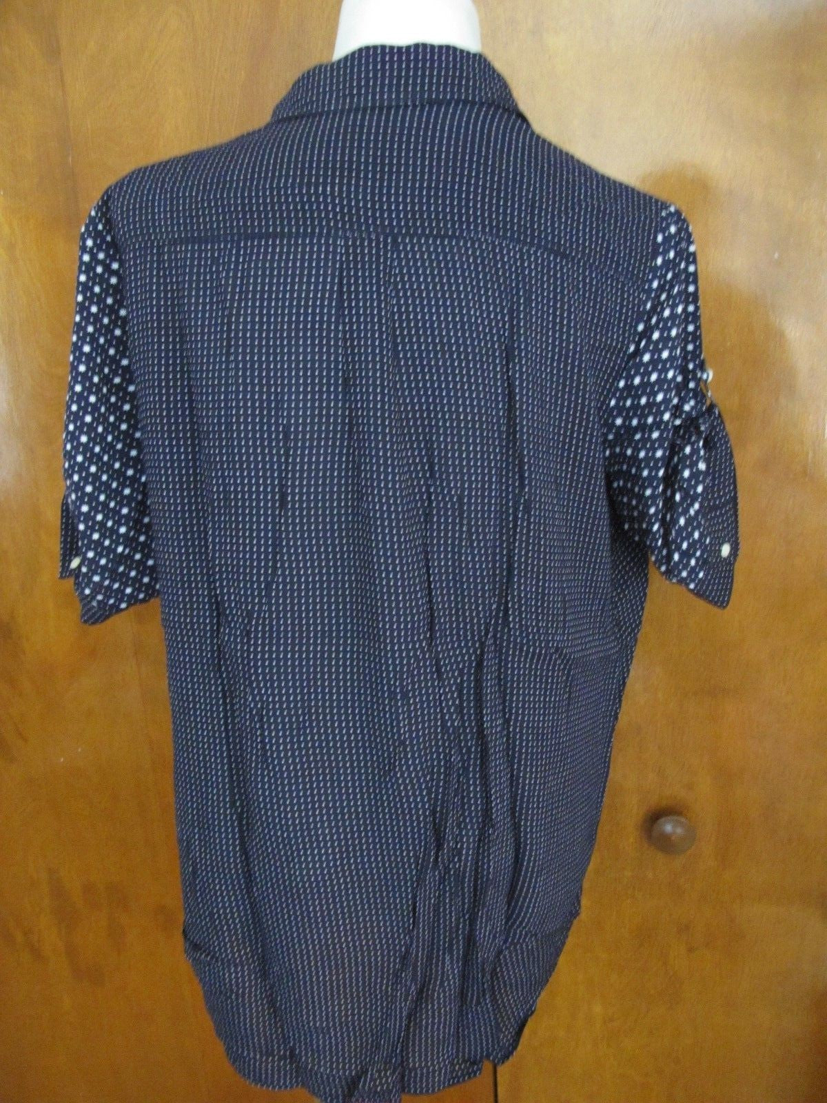 Gap women's stylish navy detailed top size Medium NWT