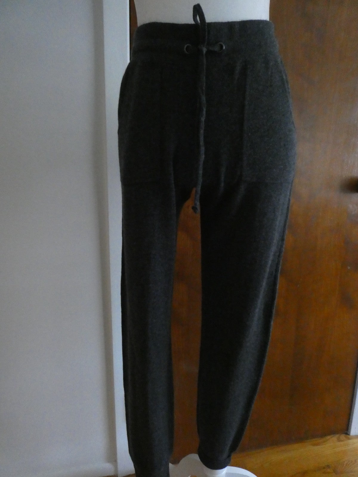 Bloomingdale's 100% Cashmere Jogger Pants Dark Gray Small NWT Drawstring $218