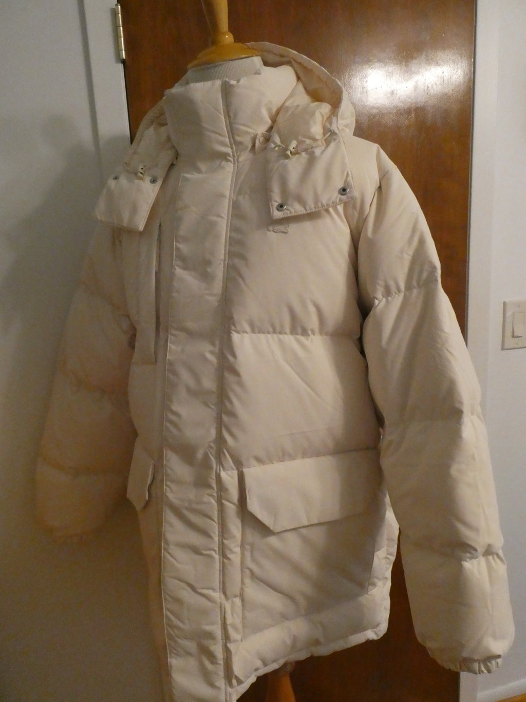 Lacoste Men’s Oversized Down Puffer Jacket Coat XL/2XL Beige Water Repellent NWT