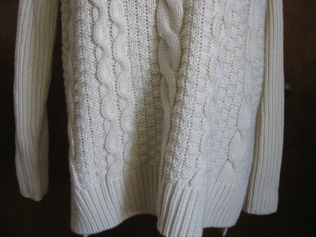 G H Bass & Co women’s ivory cowlneck cableknit gorgeous sweater Medium NWT 