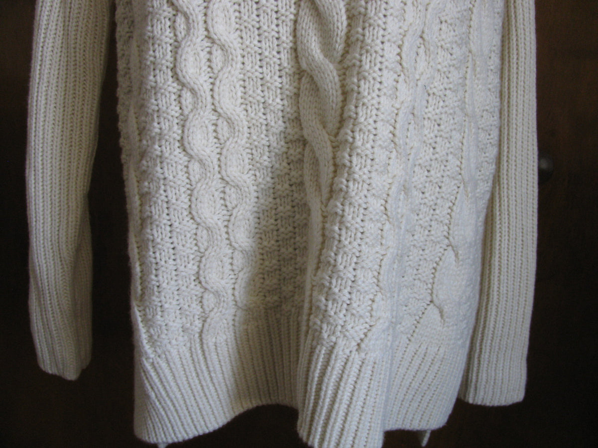 G H Bass & Co women’s ivory cowlneck cableknit gorgeous sweater Medium NWT 