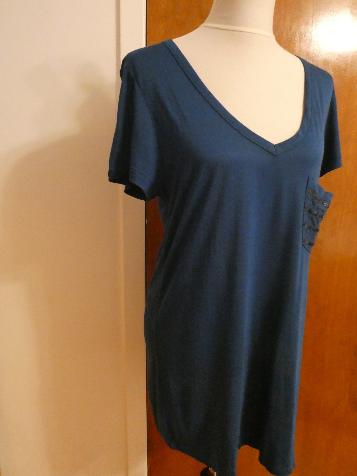 GAP Women's Top Size Large Navy Blue Sequined Pocket Short Sleeve 100% Rayon NWT