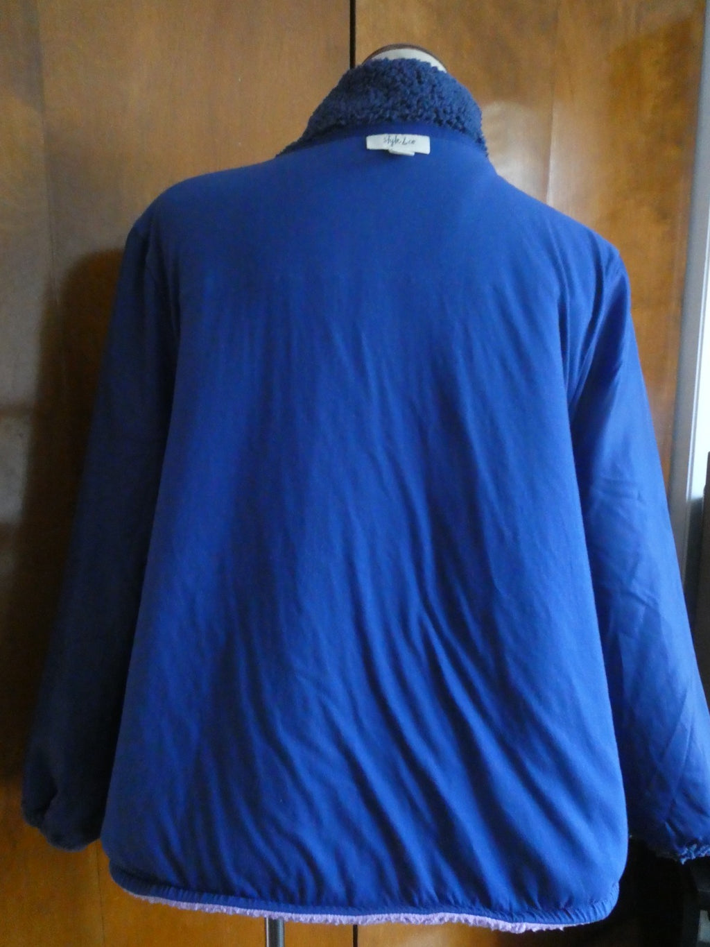 Style & CO Beautifully designed jacket with full length zipper closures XXL