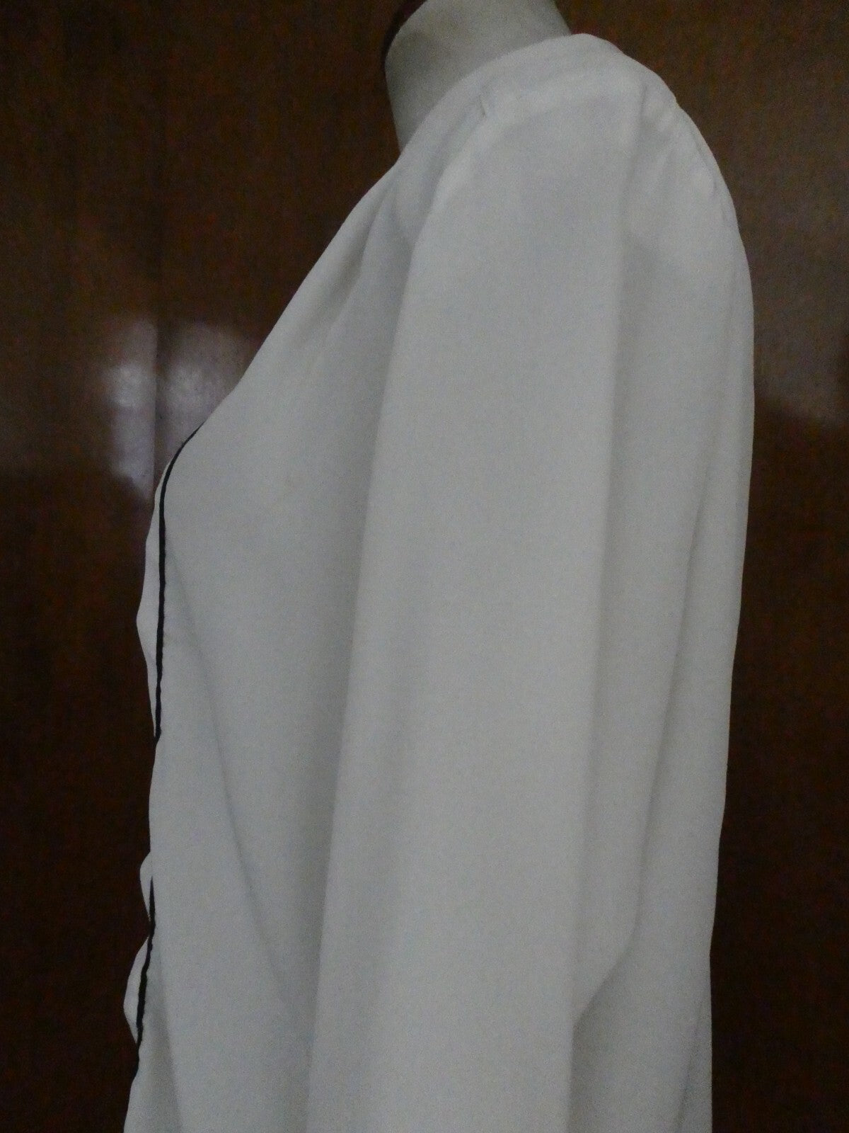 Nicola women's Ivory long sleeveless detailed top size 10