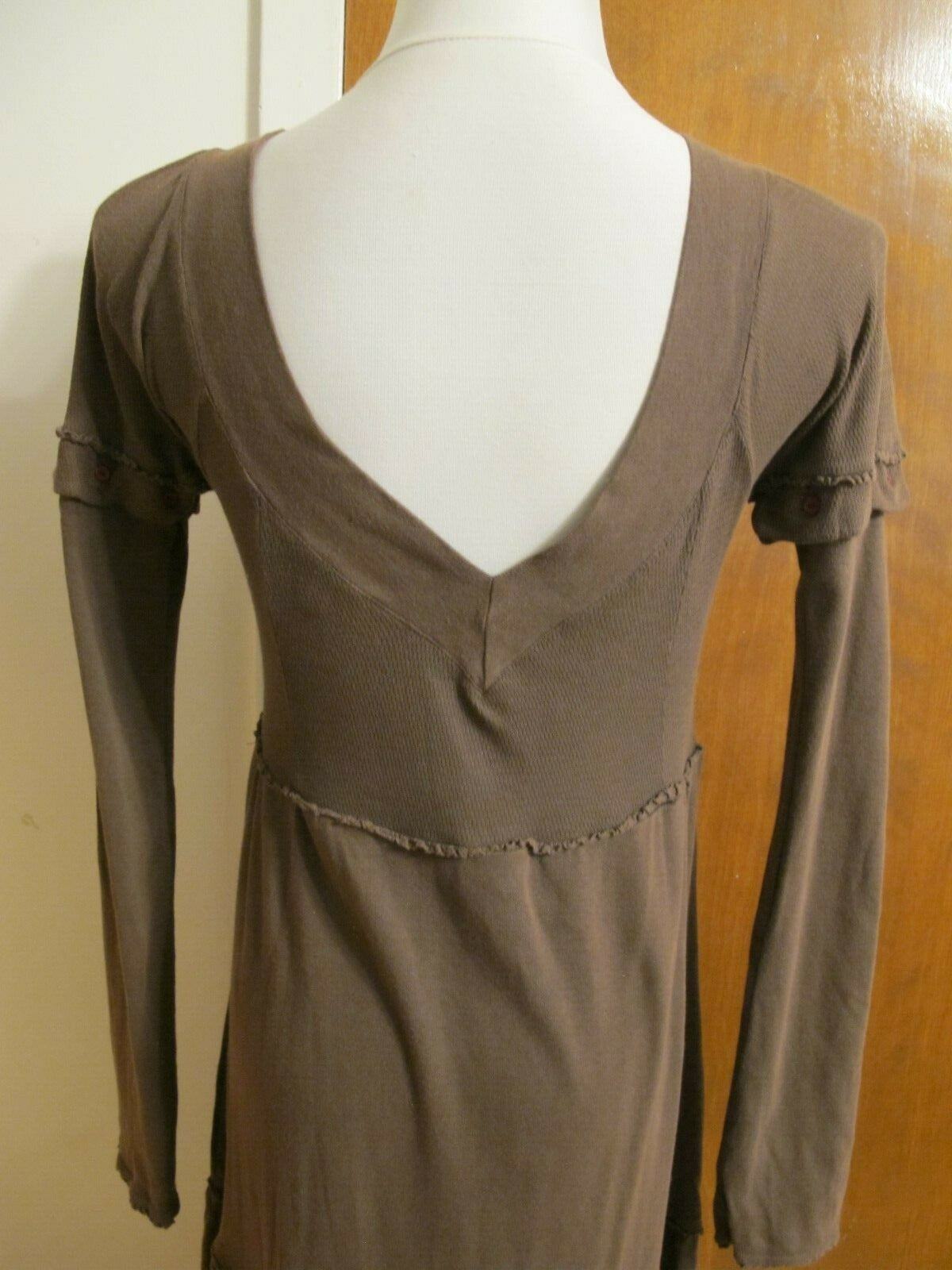 LaRok Women's brown buttoned dress w/buttoned sleeves Small 