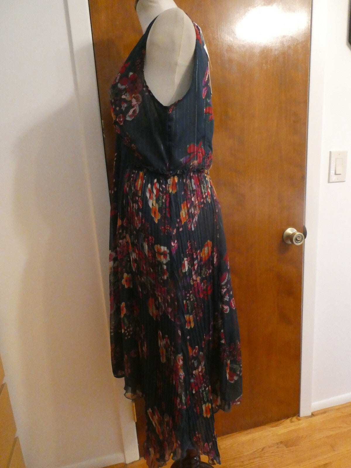 Walter Baker Teri women’s blue floral pleated lined evening dress size 10