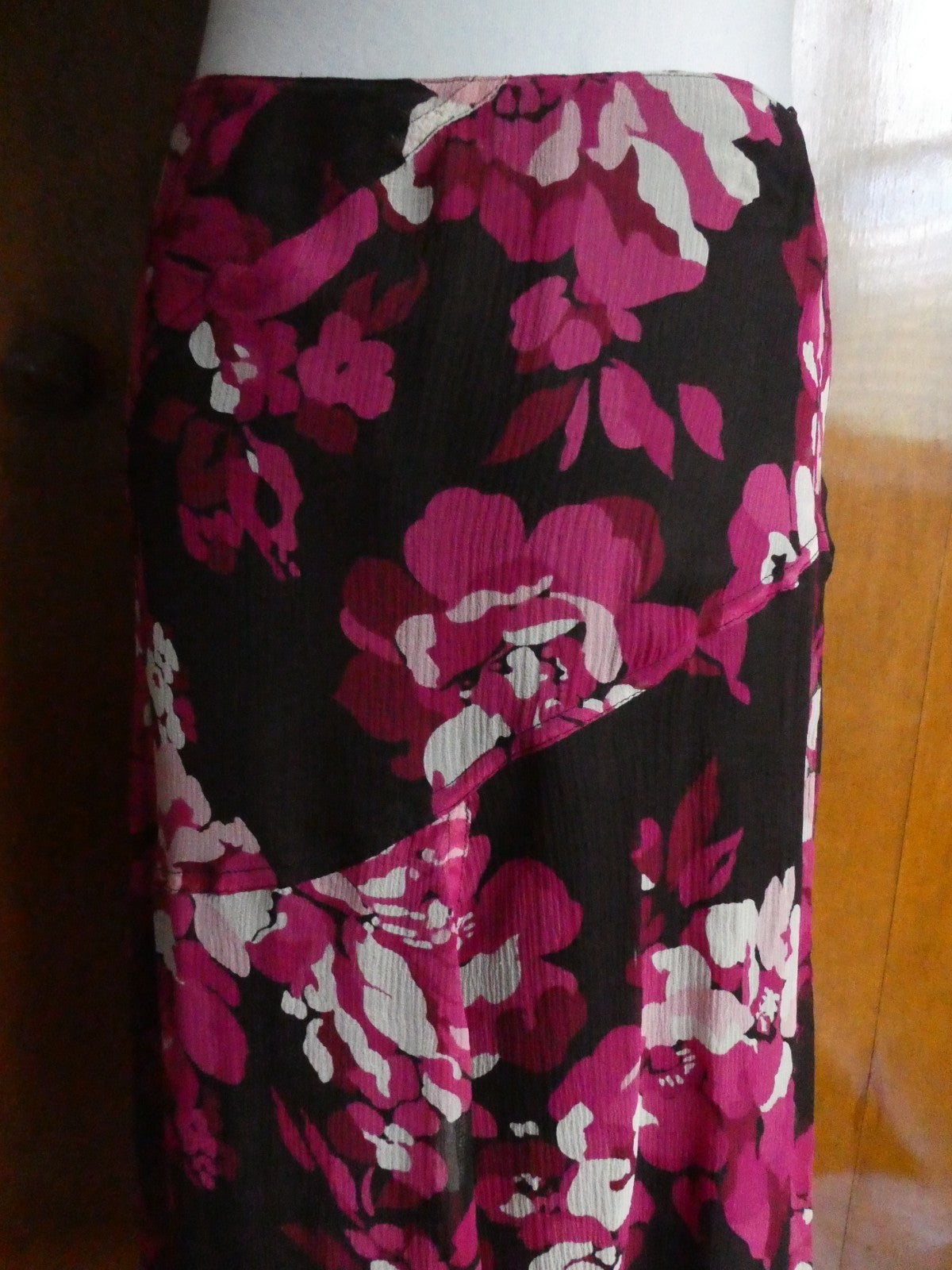 Nine West women's 100% Silk Lined Multicolor Gorgeous Skirt Size 2