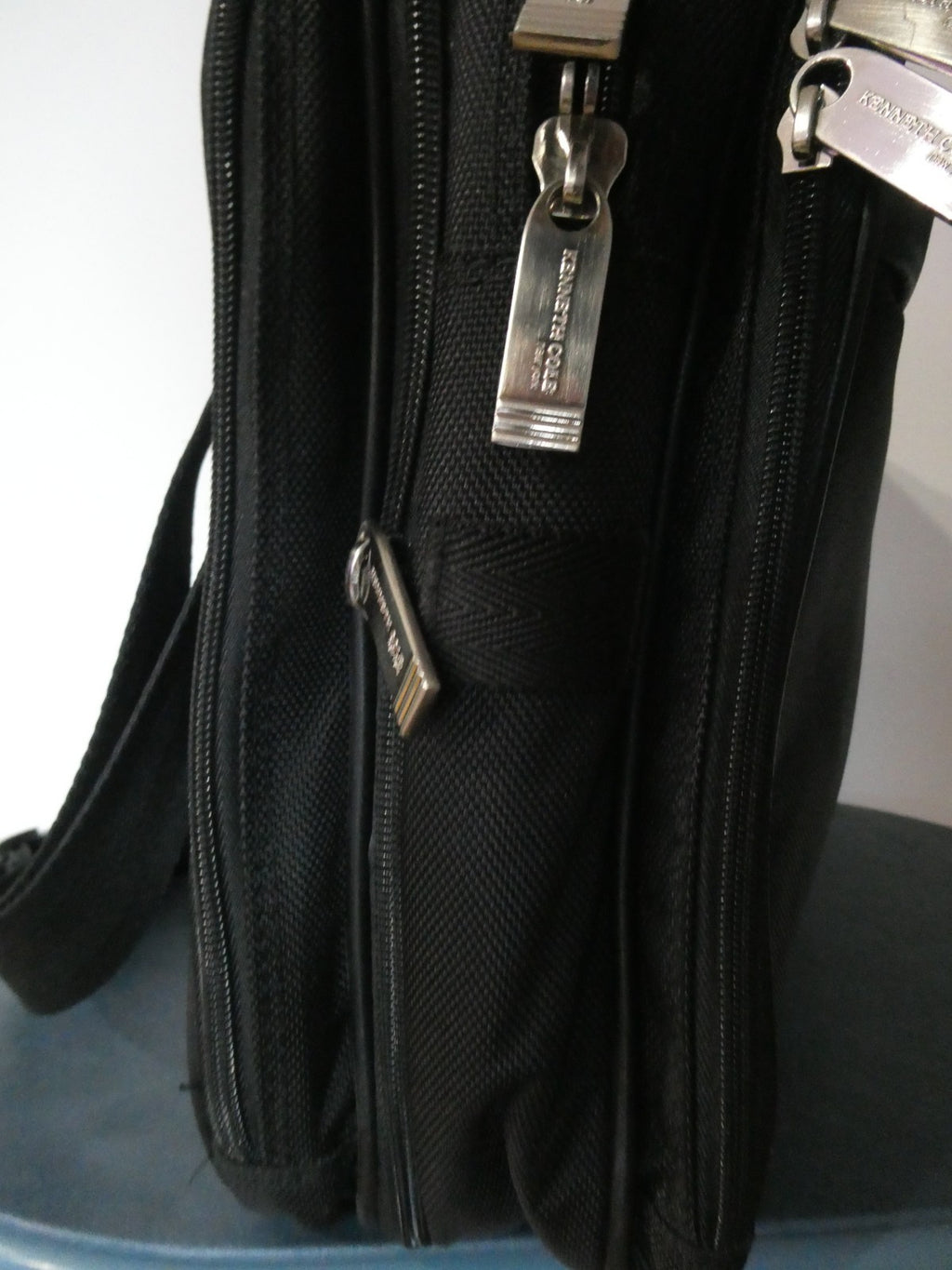 Kenneth Cole Reaction Black Expandable Laptop Messenger Bag Briefcase Crossbody