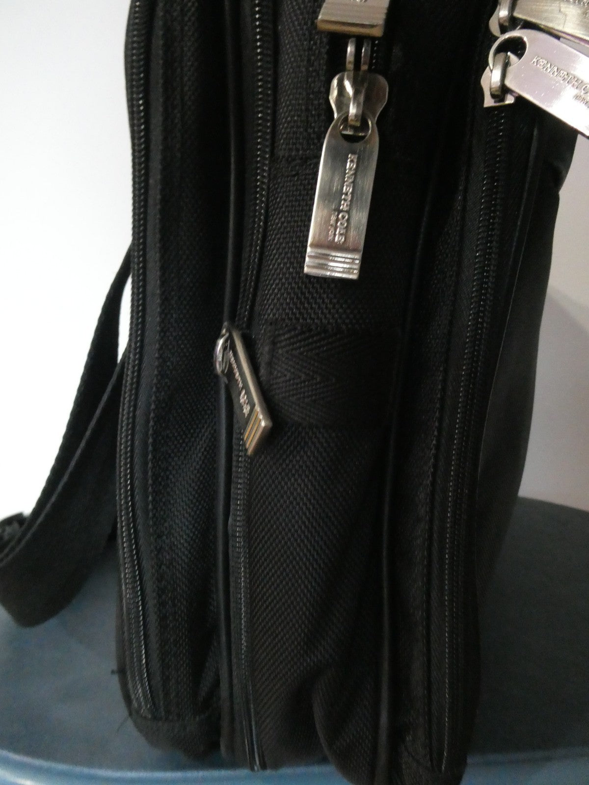 Kenneth Cole Reaction Black Expandable Laptop Messenger Bag Briefcase Crossbody