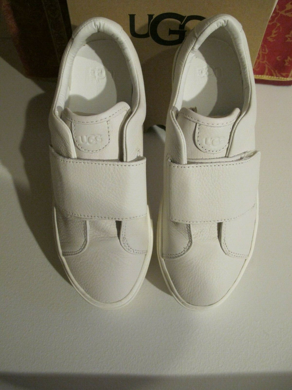 UGG Australia Neri Women's White Leather Fashion Sneaker Size 8 Style# 1106621