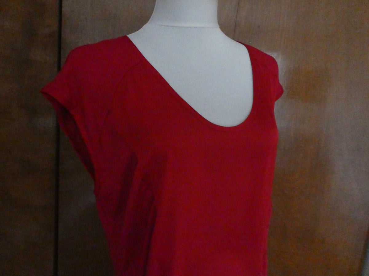 Gap women's red detailed rayon top size Large
