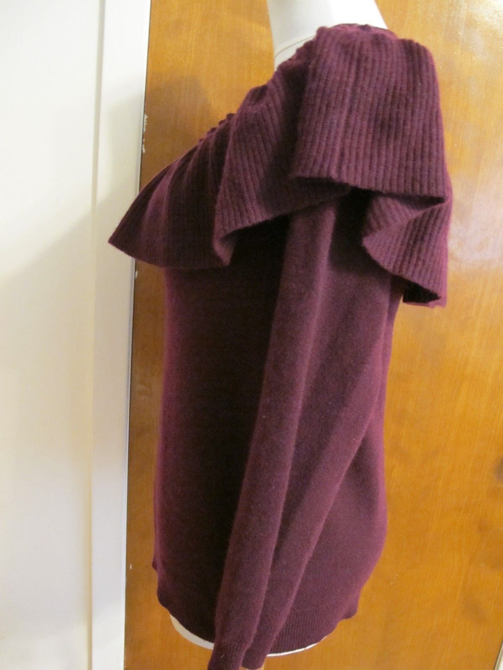 Aqua Women's Burgundy Cashmere Soft Cold-Shoulder Ruffle Ribbed Small