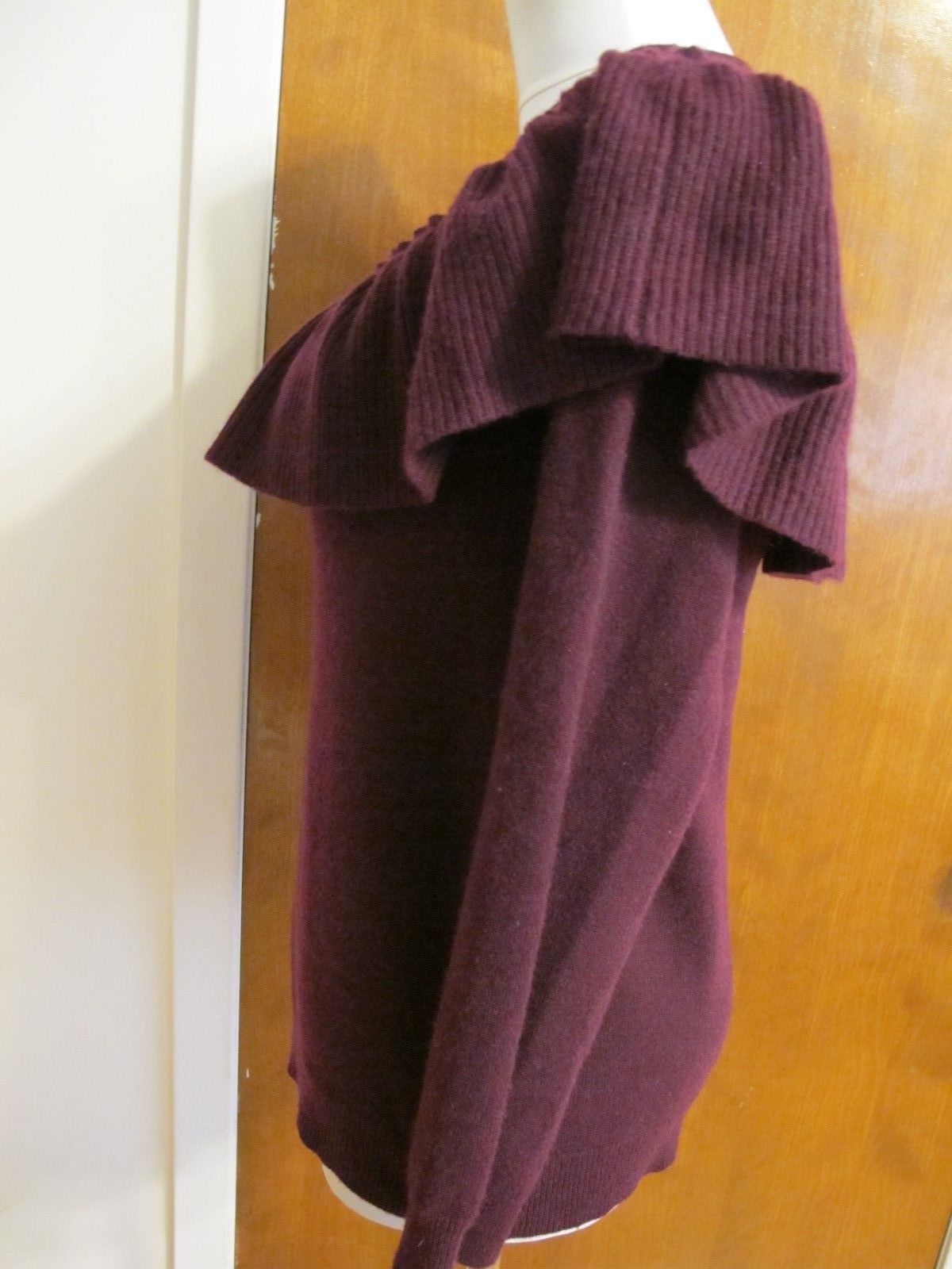 Aqua Women's Burgundy Cashmere Soft Cold-Shoulder Ruffle Ribbed Small