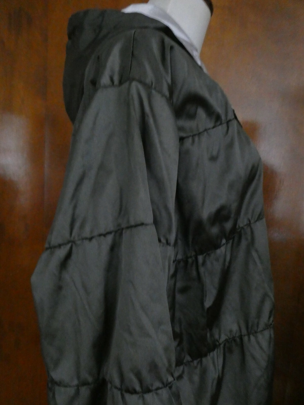 Lavon women's gray quilted puffer jacket coat hooded size Medium (fits Large)