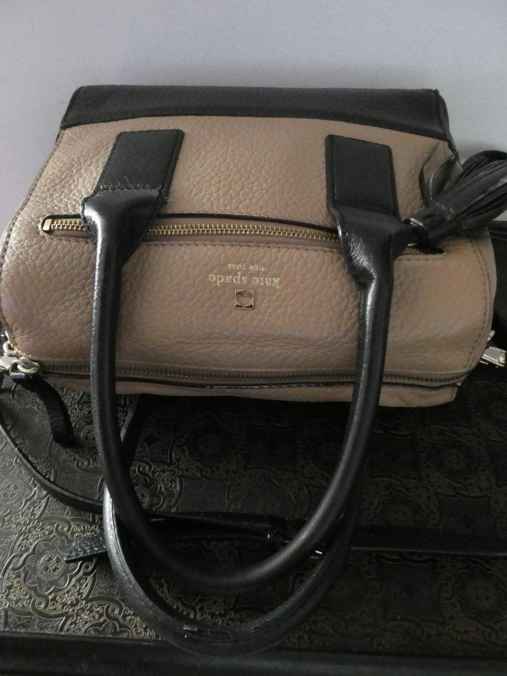 Kate Spade Women's Leather Tote Crossbody Bag Beige/Black Medium
