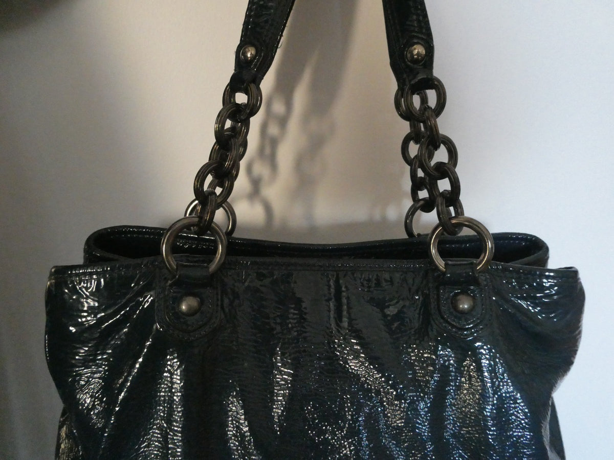 Authentic COACH Vintage Dark Navy Patent Leather Large Shoulder Bag Chain Strap