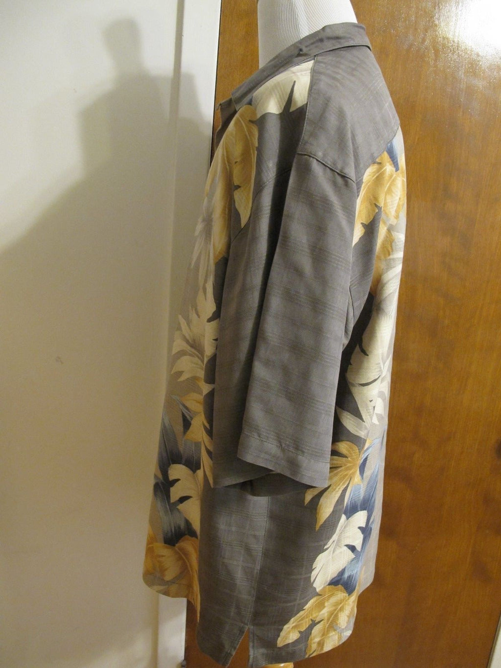 Tommy Bahama Men's Silk Multi Color Beige Gray Floral Shirt Size Large Nice