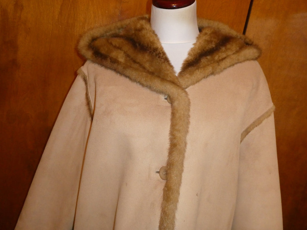 Jones New York Women’s Beige Faux Fur Reversible Hooded Winter Coat Size Large