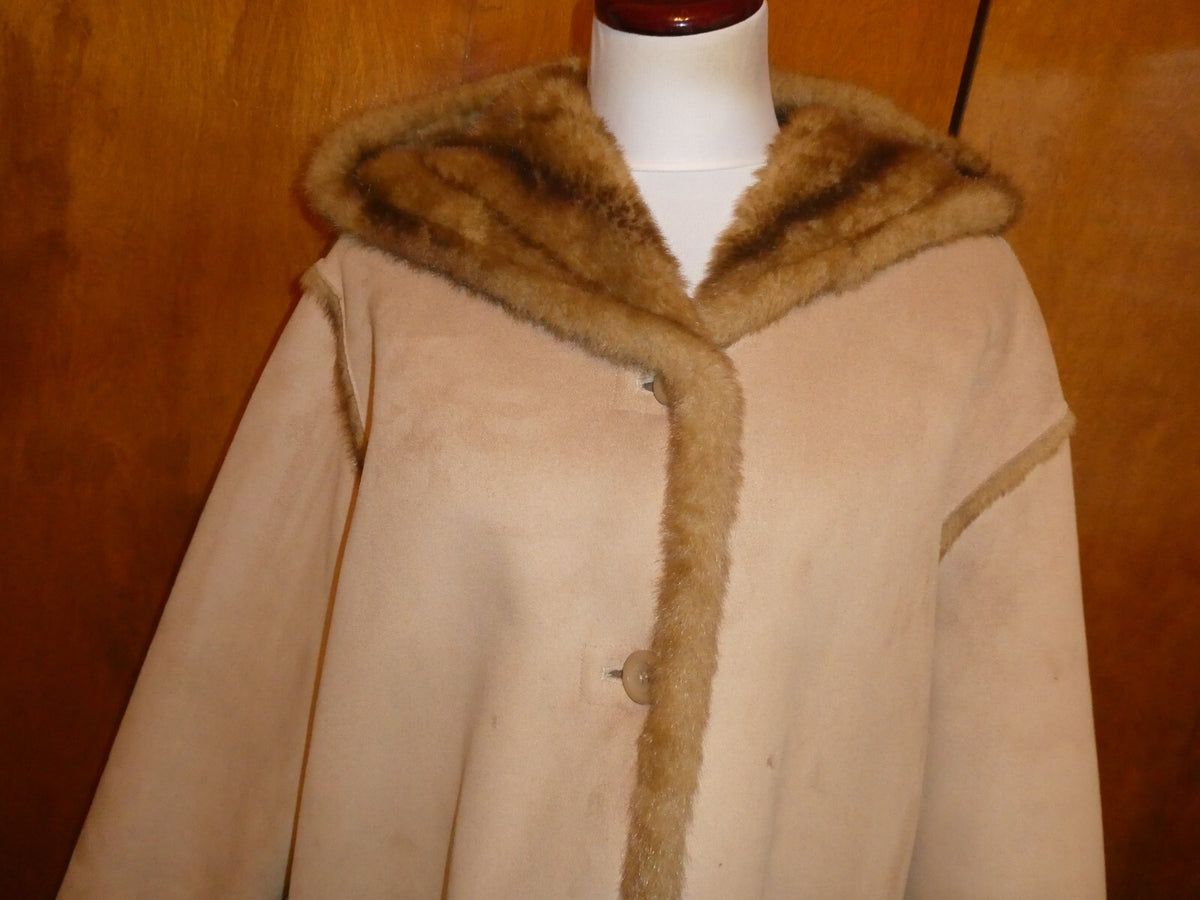 Jones New York Women’s Beige Faux Fur Reversible Hooded Winter Coat Size Large