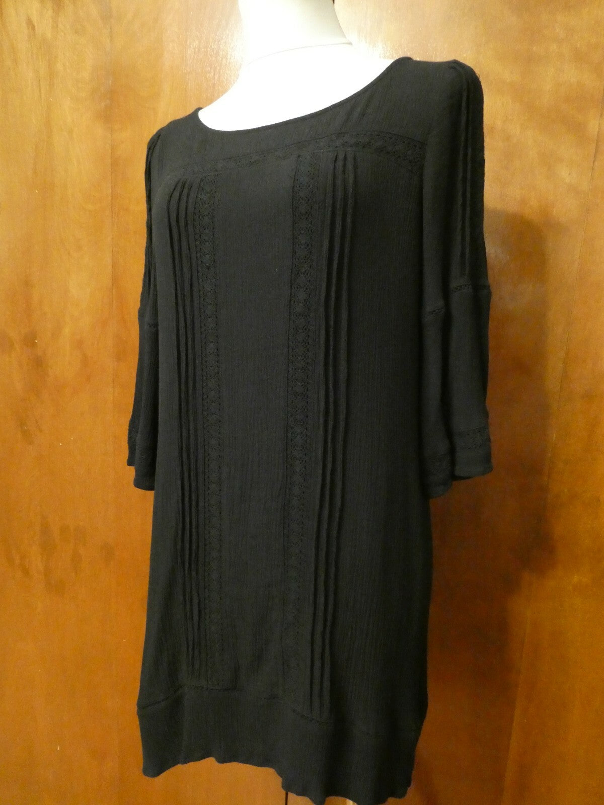Sanctuary women’s black 3/4 sleeves detailed lined rayon dress Small
