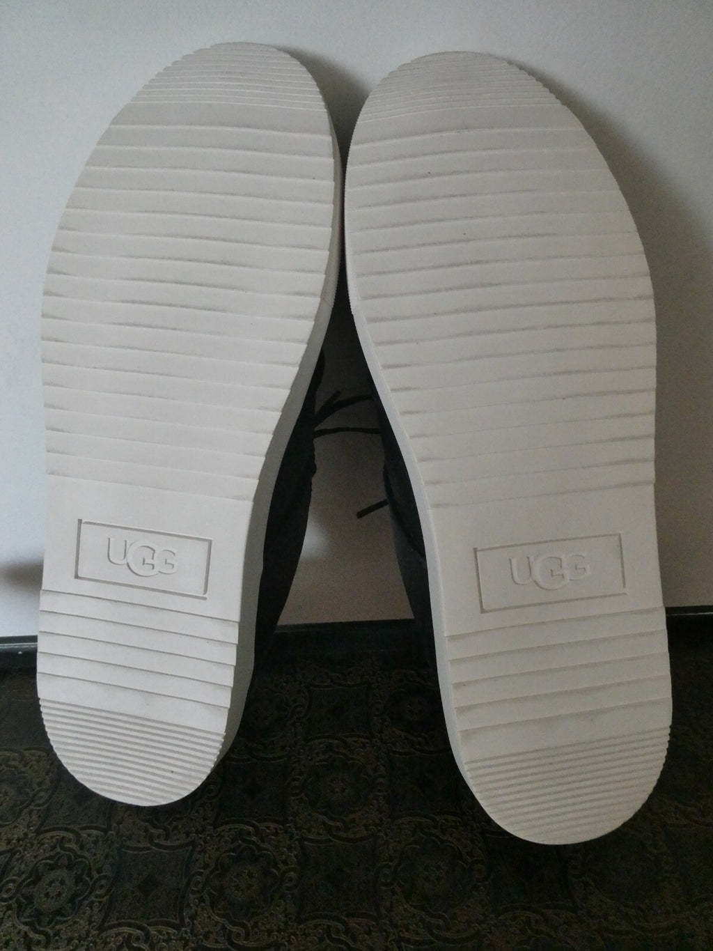 Ugg Australia Alameda Women’s Sneakers Black/White US 7.5, 8, 8.5, 9, 11